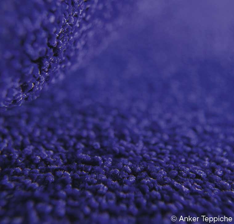Bodenbeläge & Objektflooring - flauschiger
                            				Teppichboden in lila