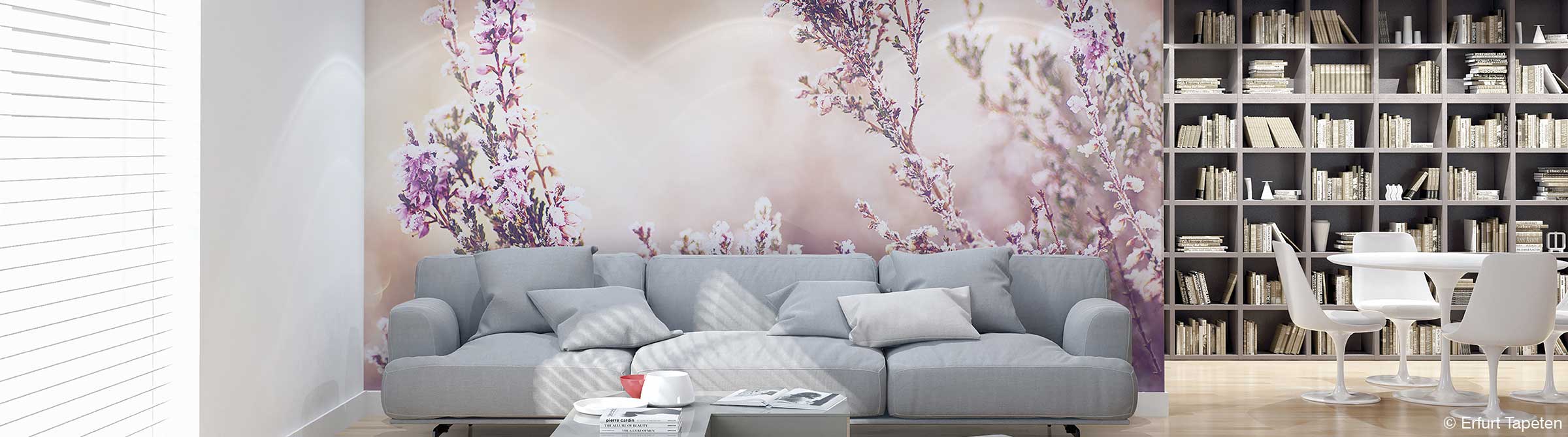 Wohnzimmerwand mit Fototapete Blumen
